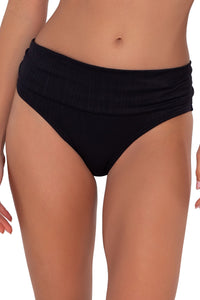 Front pose #1 of Gigi wearing Sunsets Black Seagrass Texture Unforgettable Bottom