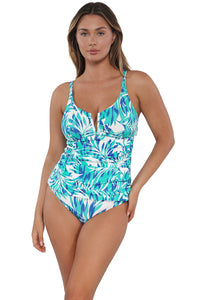 Front pose #1 of Taylor wearing Sunsets Sea Breeze Sandbar Rib Zuri V-Wire Tankini Top