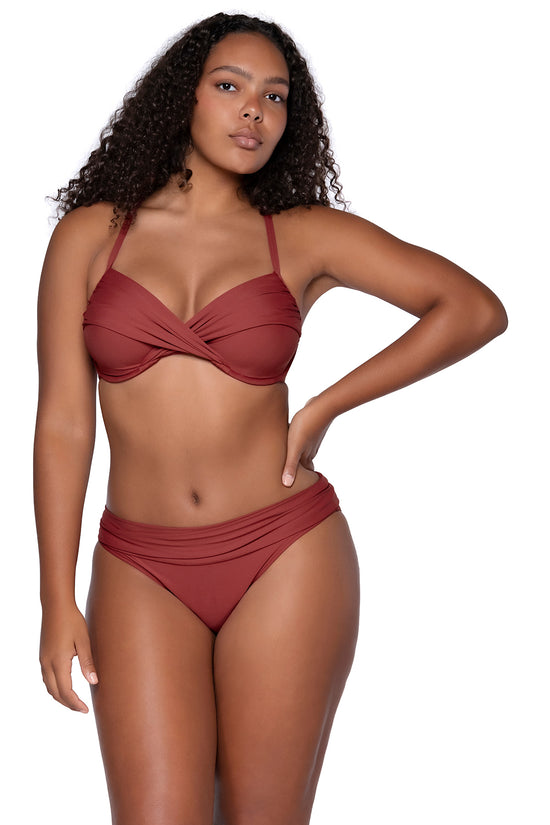 Front view of Sunsets Tuscan Red Unforgettable Bottom